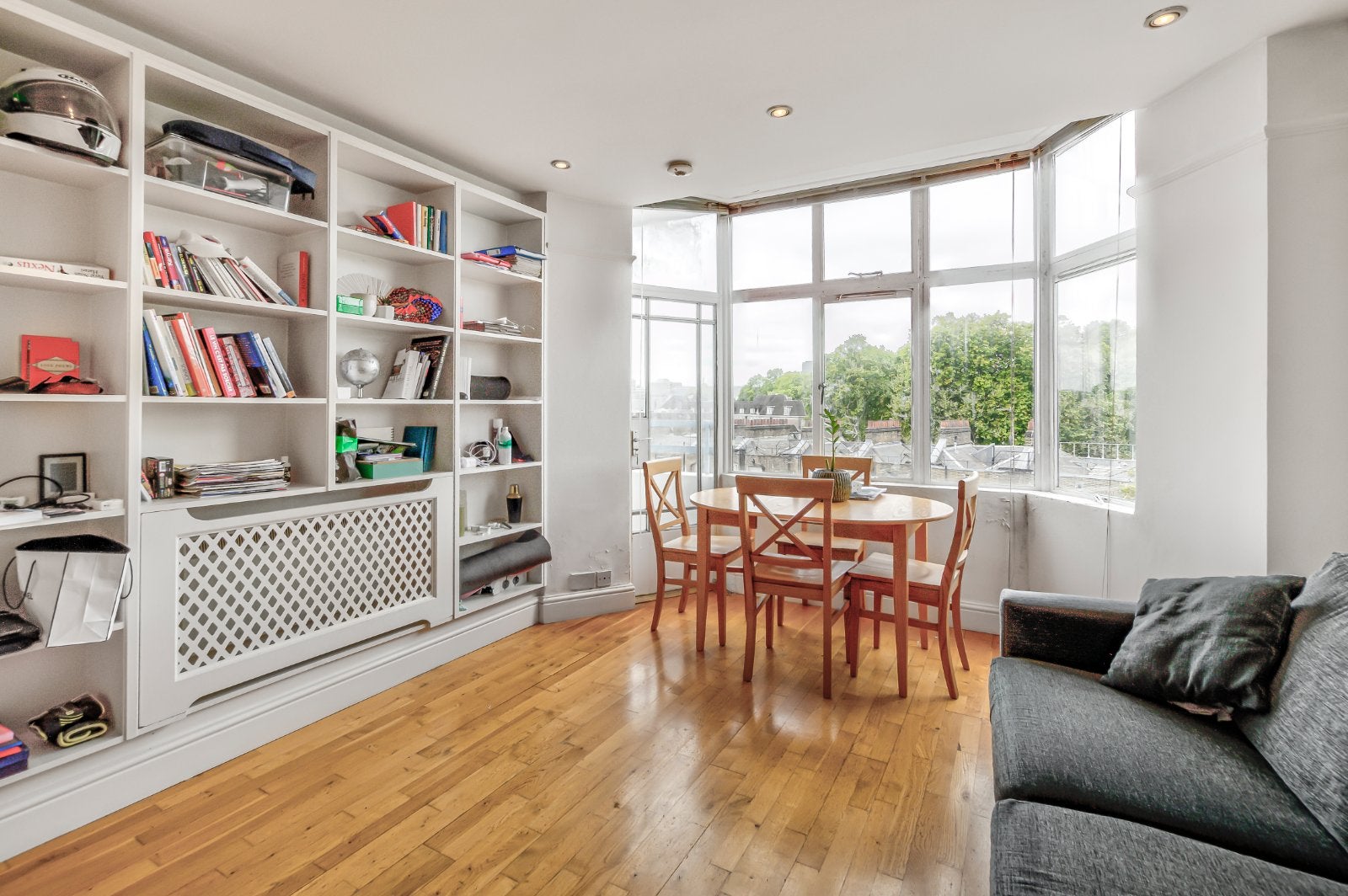 Flat Alscot Road in Greater London