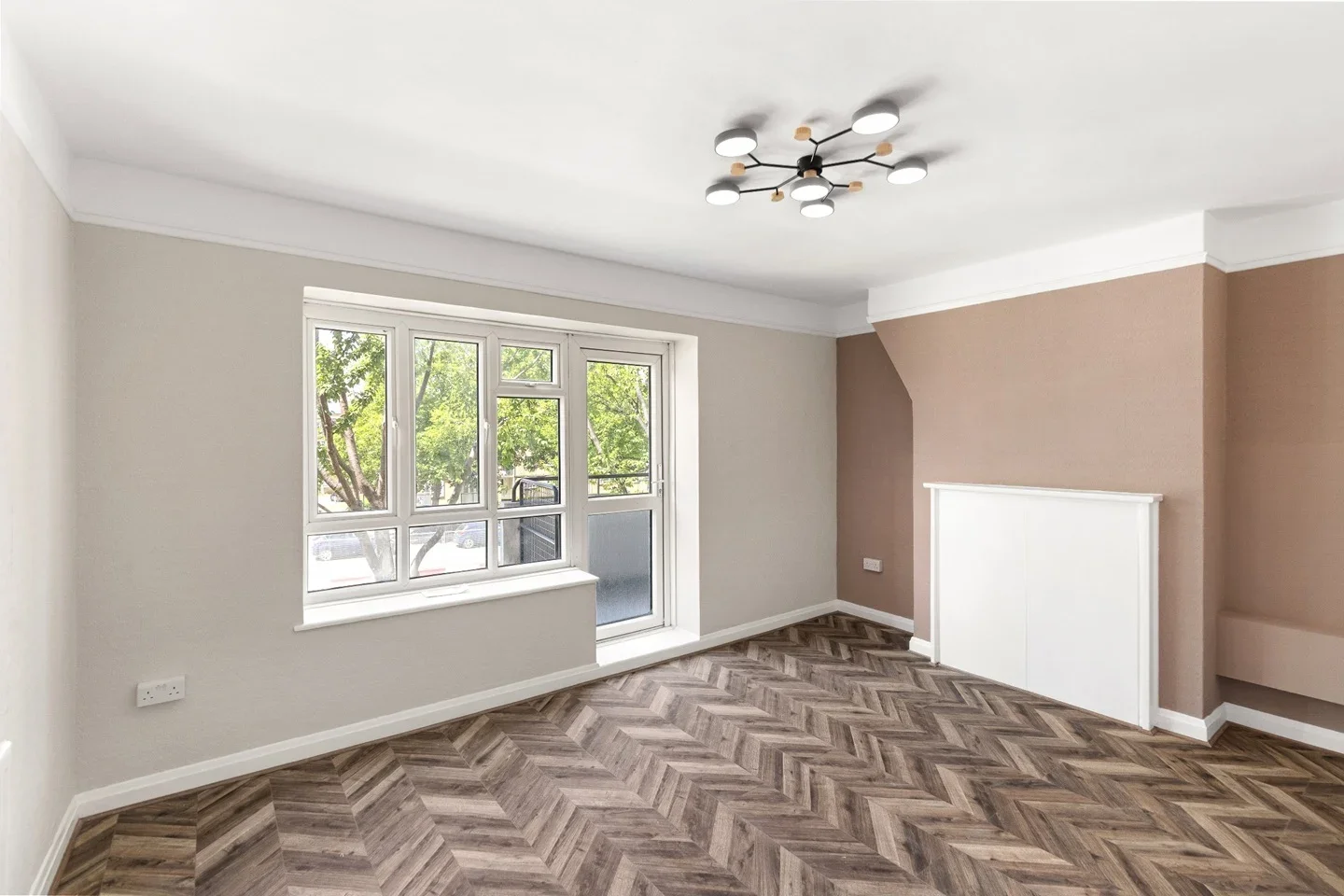 Flat Christchurch Road in Greater London