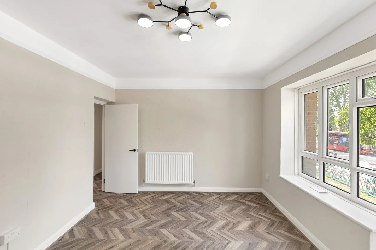 Flat Christchurch Road in Greater London
