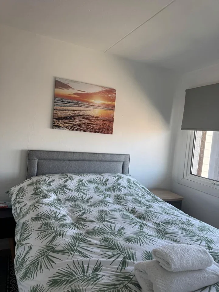 Room Alfred Road in City of Westminster