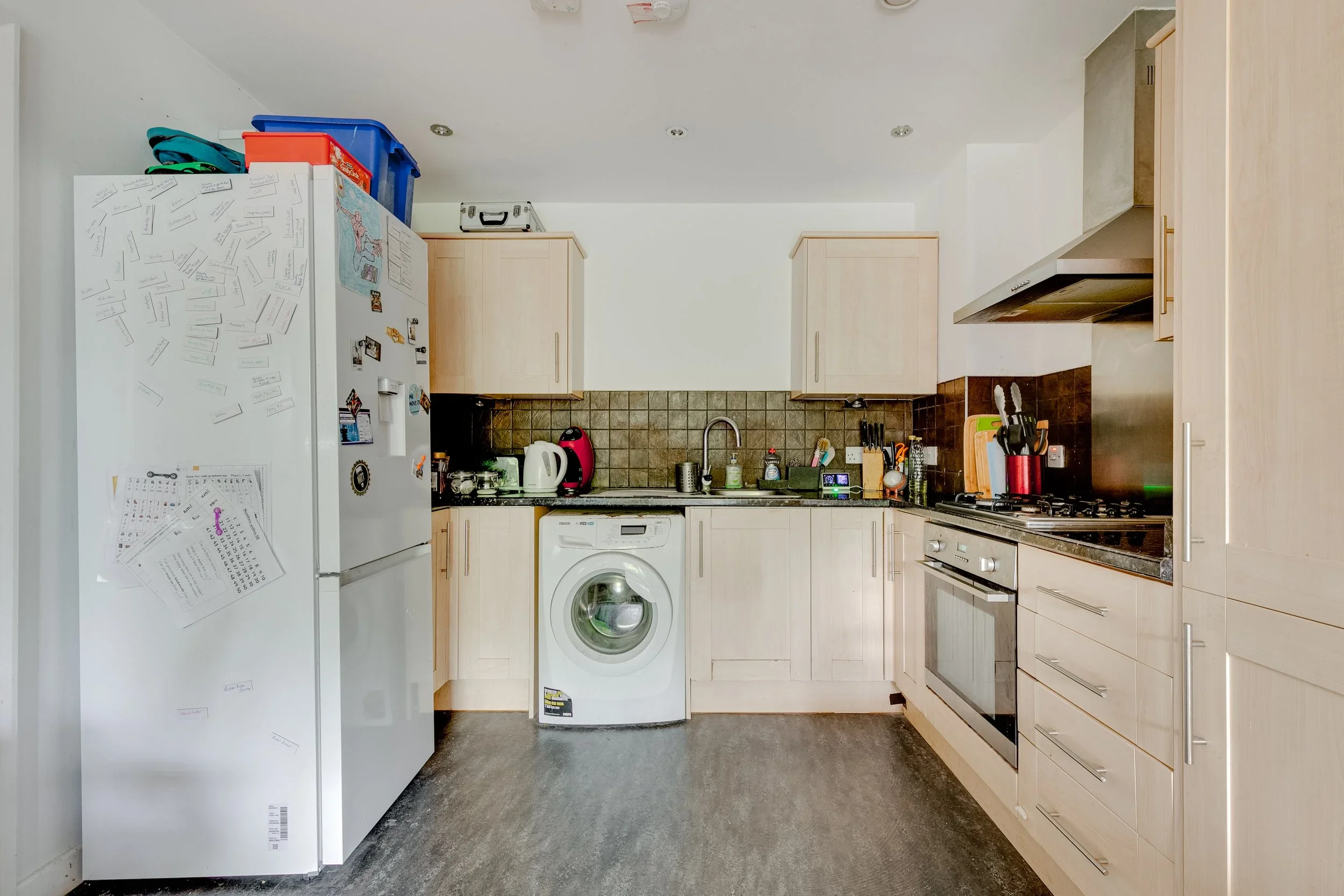 Flat Beeton Way in Greater London