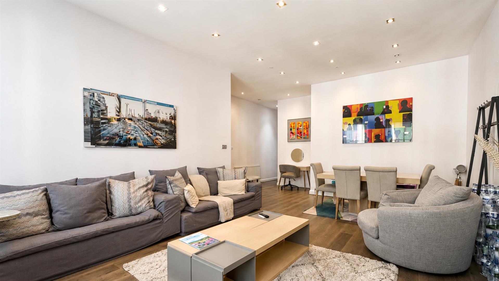 Flat Princes Gate in City of Westminster