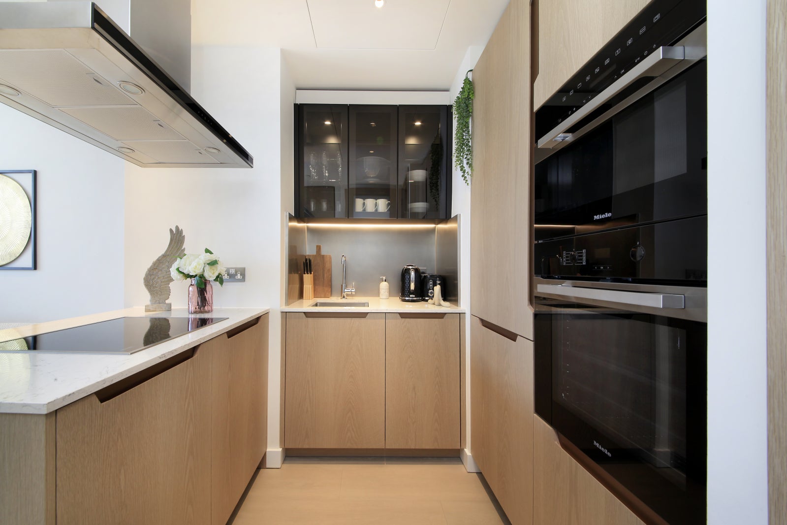 Flat Nine Elms Lane in Greater London