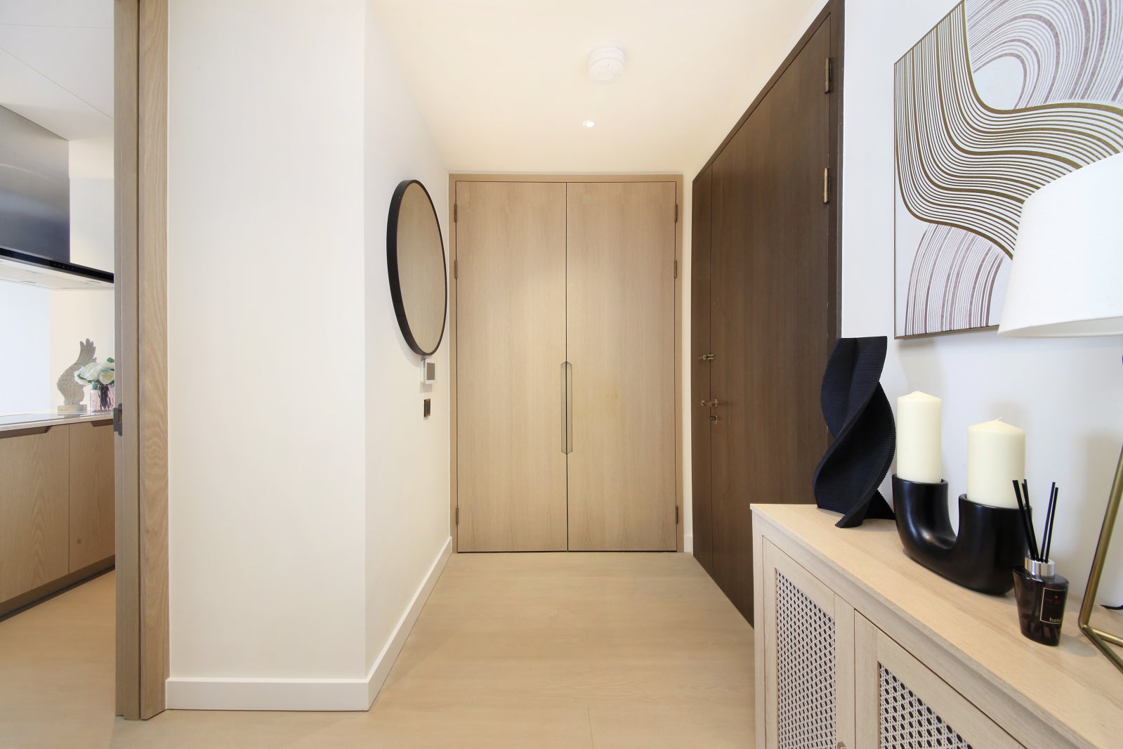 Flat Nine Elms Lane in Greater London