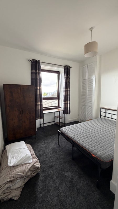 Room Craigpark Drive in Glasgow