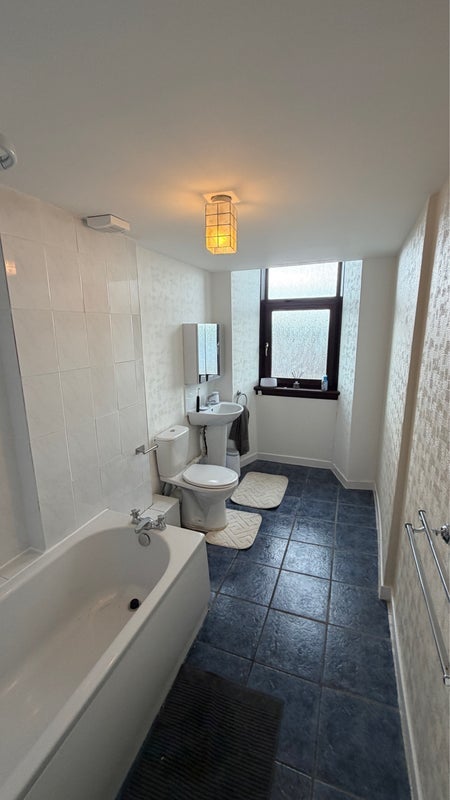 Room Craigpark Drive in Glasgow