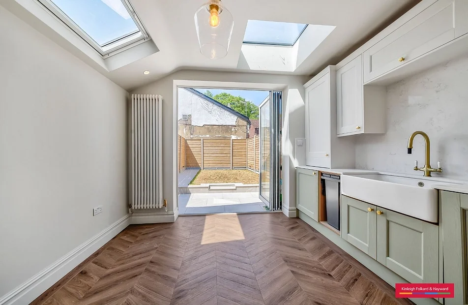 House Brunswick Crescent in Greater London