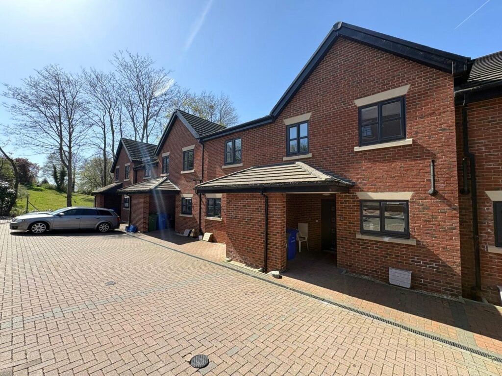 House Redan Road in Rushmoor