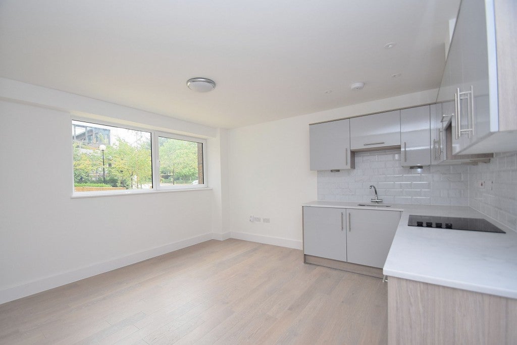 Flat Silbury Boulevard in Central Milton Keynes