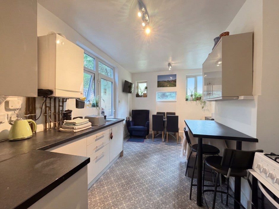 House How's Road in Greater London