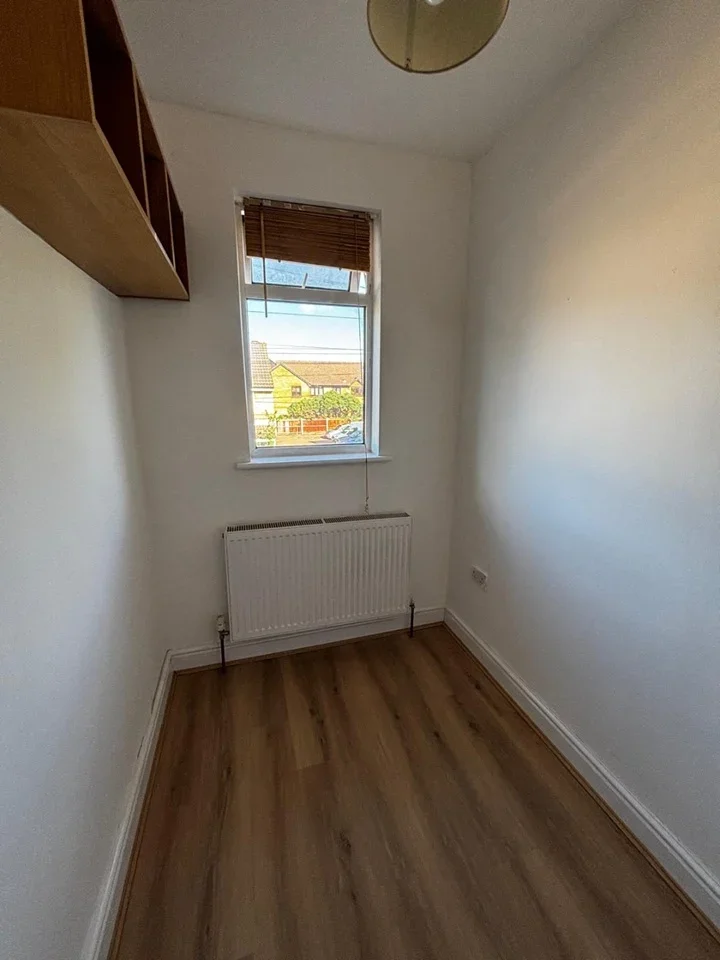 Room Boundary Road in Greater London