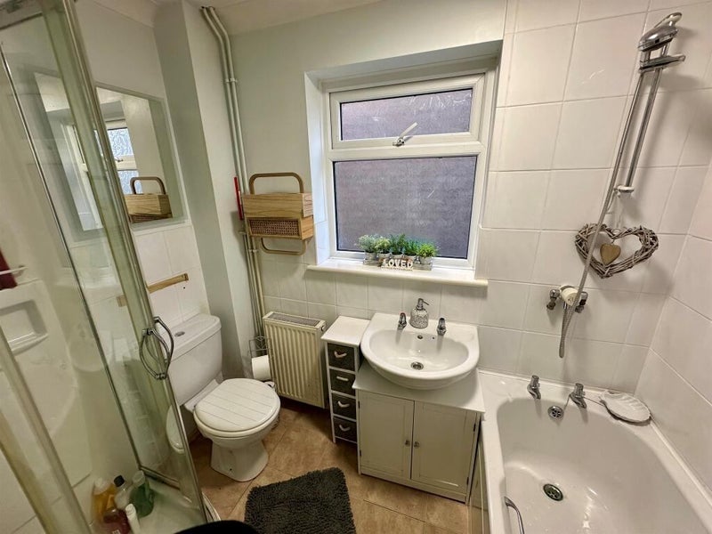 Room Horsegate Gardens in Fenland District