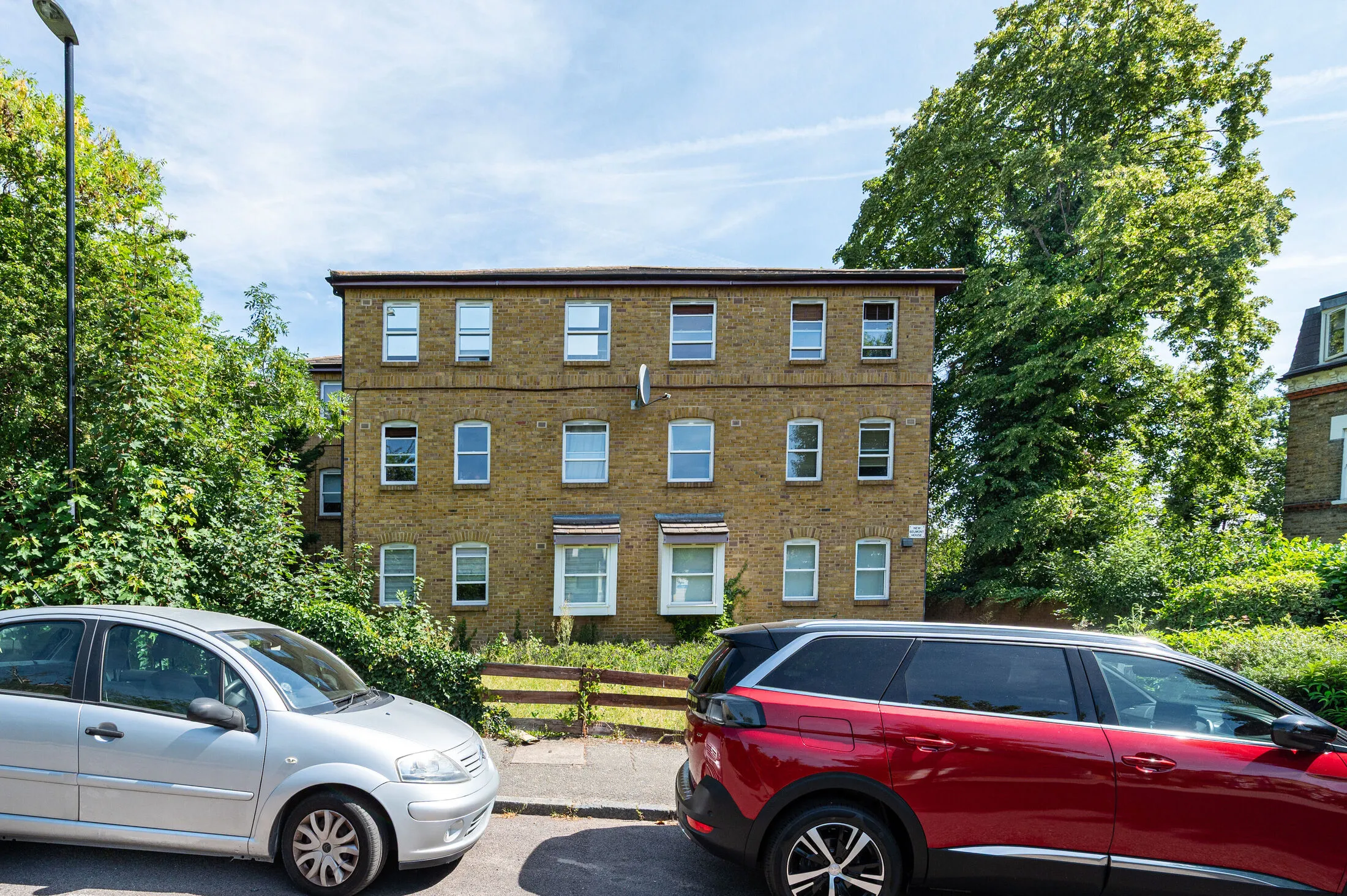 Flat David's Road in Greater London