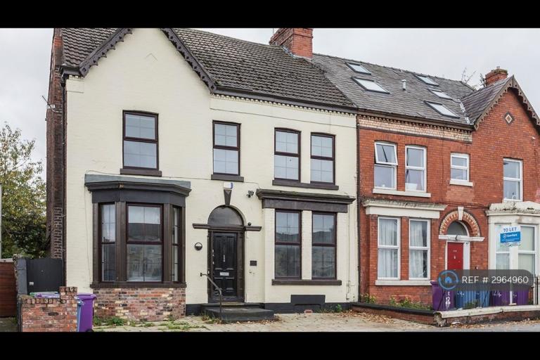 Room Edge Lane in Liverpool