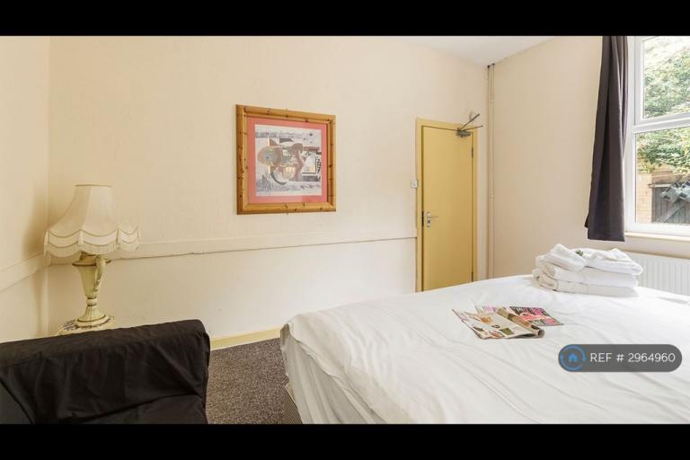 Room Edge Lane in Liverpool