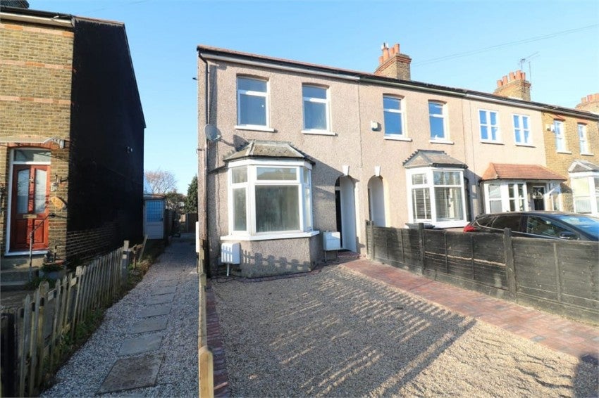 House Trinity Lane in Waltham Cross
