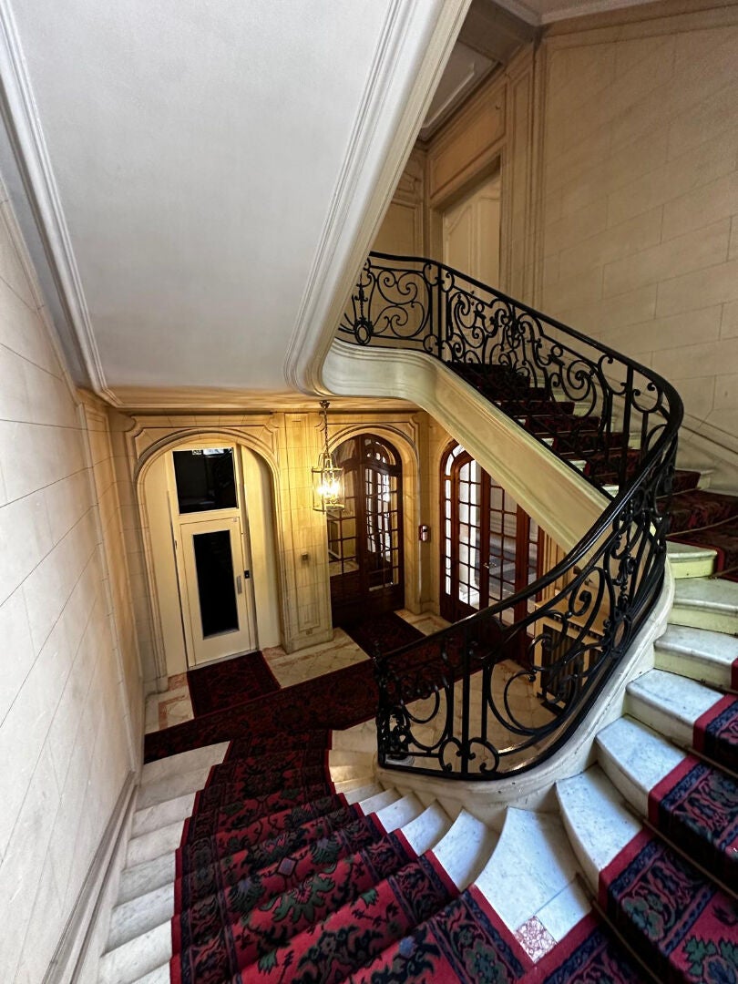 Flat Place du Père Marcellin Champagnat in Paris
