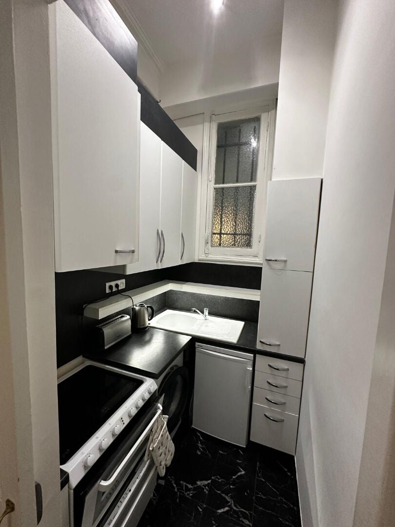 Flat Place du Père Marcellin Champagnat in Paris