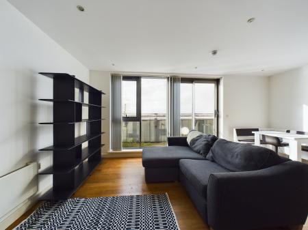 Flat William Jessop Way in Liverpool