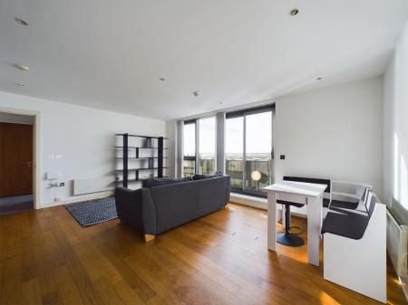 Flat William Jessop Way in Liverpool