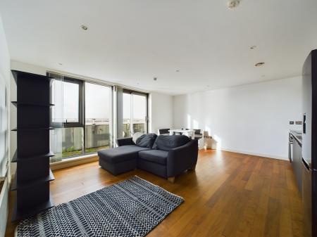 Flat William Jessop Way in Liverpool