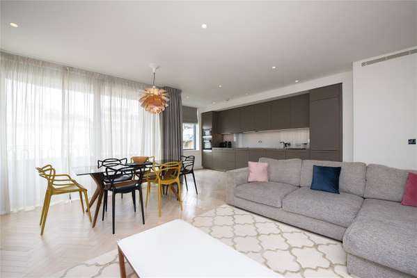 Flat Queensway in City of Westminster