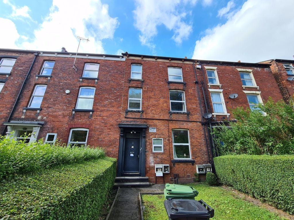 Flat Back Kensington Terrace in Leeds