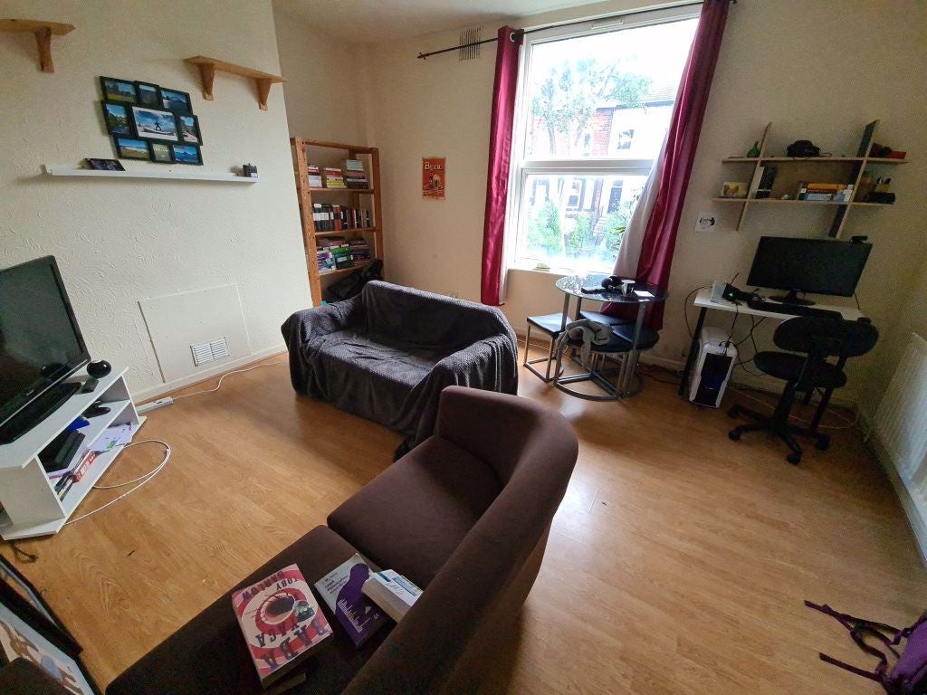 Flat Back Kensington Terrace in Leeds