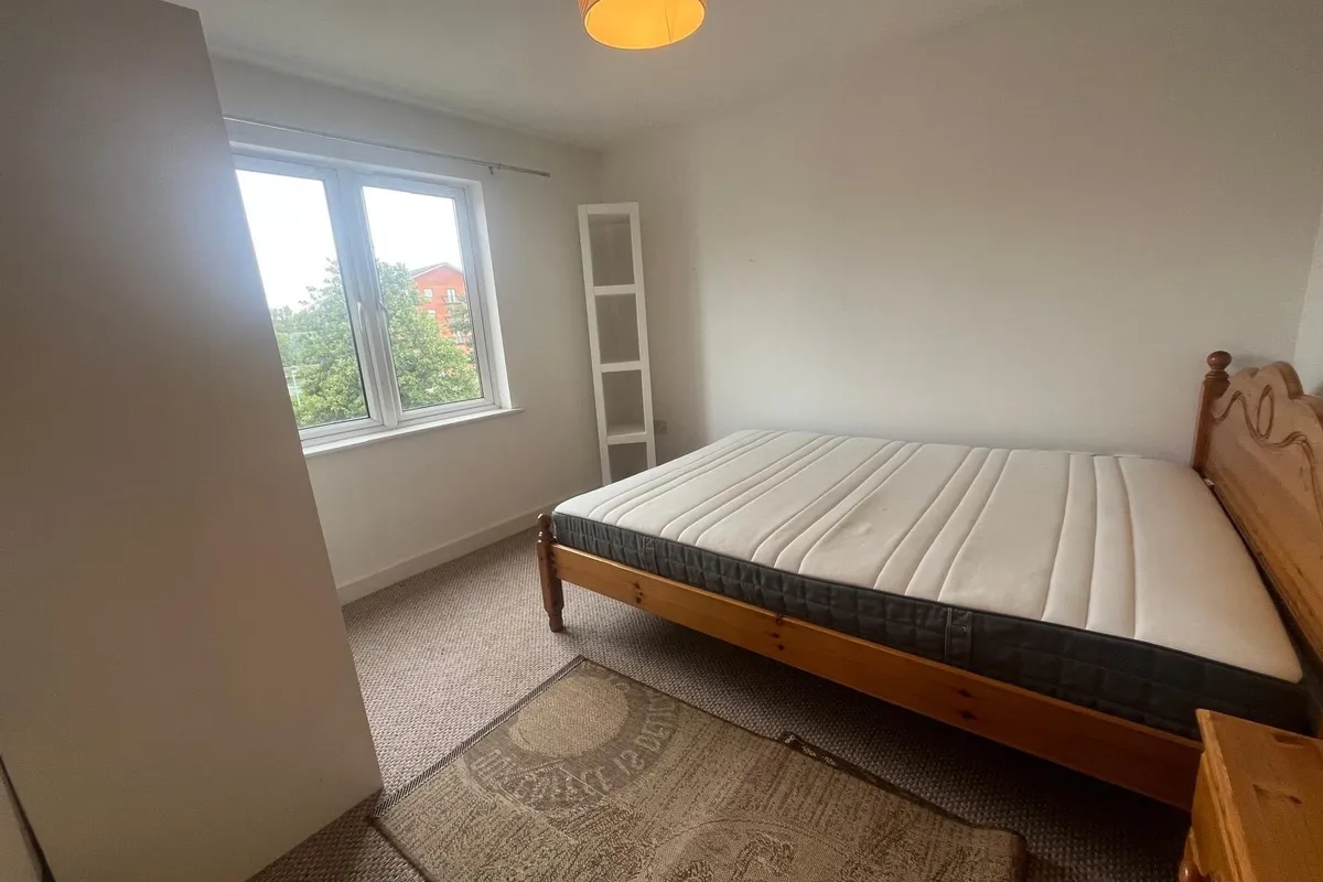Flat Longueil Close in Cardiff
