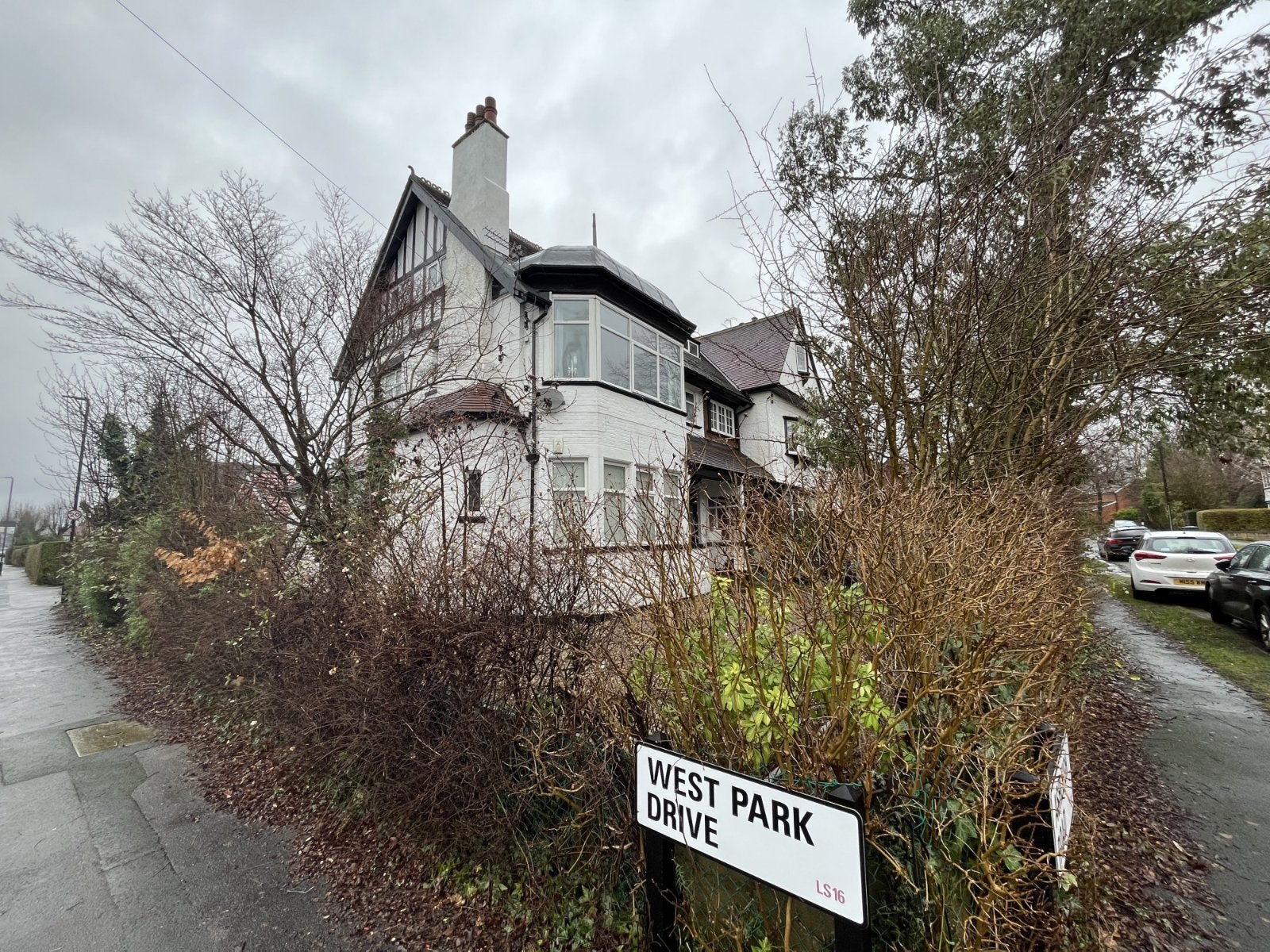 Flat Ashleigh Road in Leeds