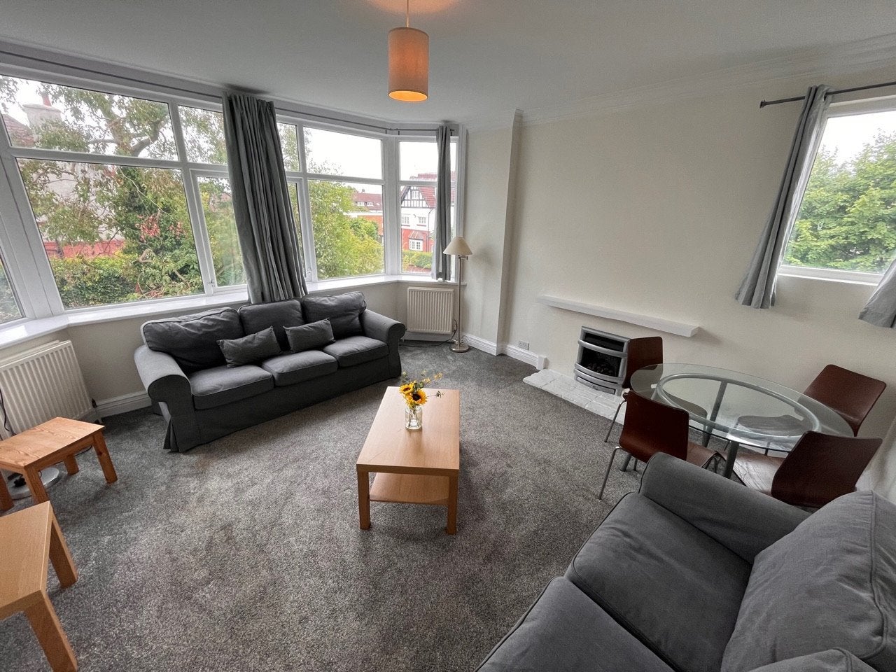 Flat Ashleigh Road in Leeds