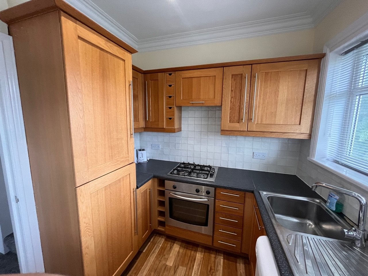 Flat Ashleigh Road in Leeds