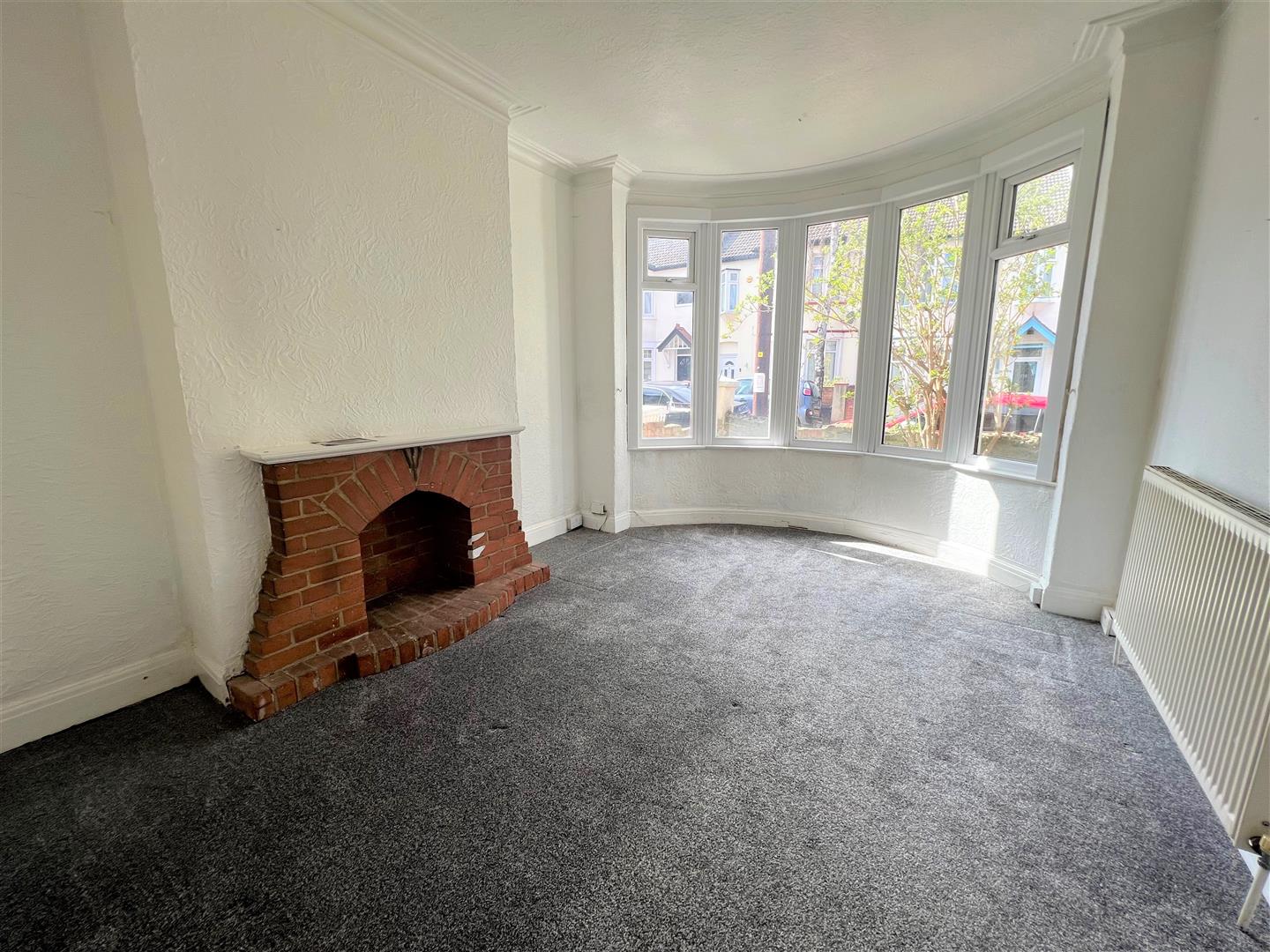 Flat Beedell Avenue in Southend-on-Sea
