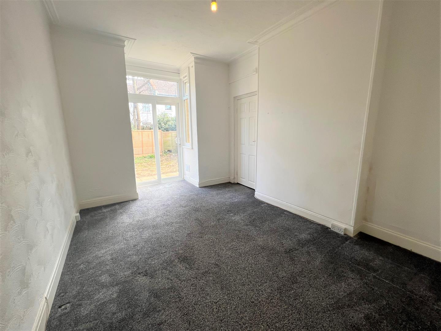 Flat Beedell Avenue in Southend-on-Sea