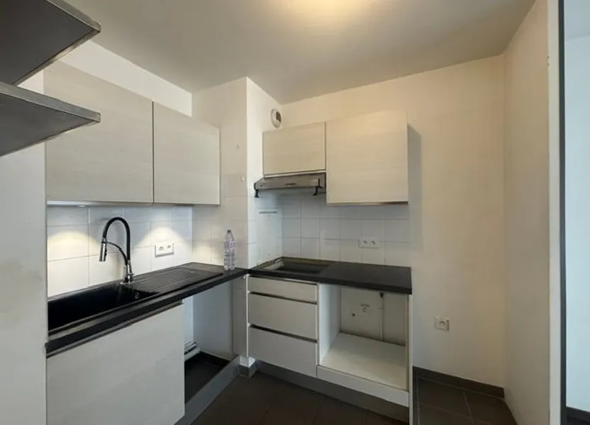 Flat Avenue Georges Pompidou in Les Pavillons-sous-Bois