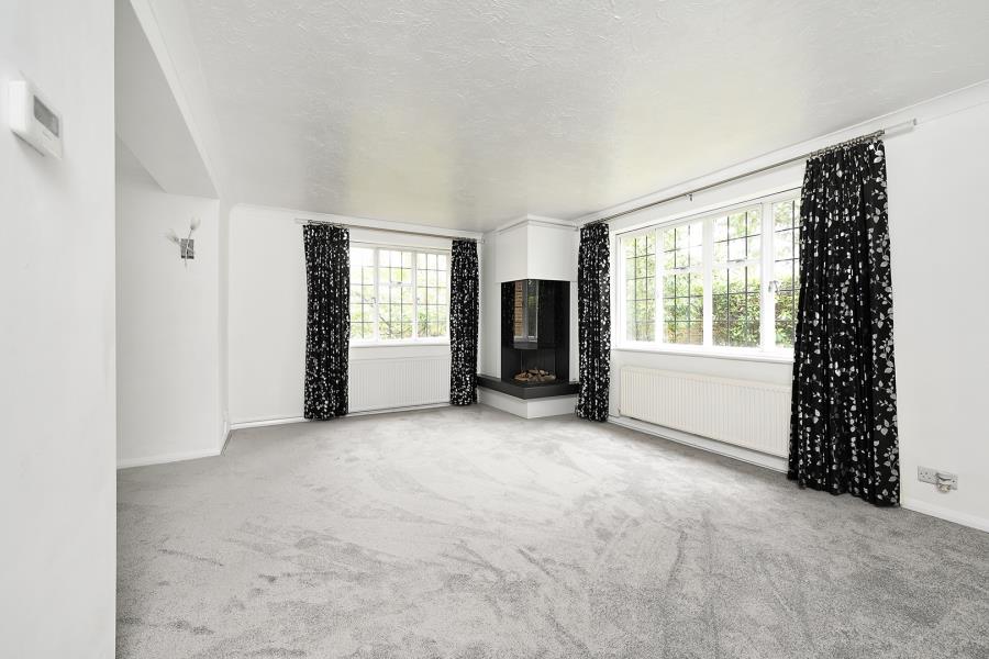 Flat Branksome Park Road in Surrey Heath