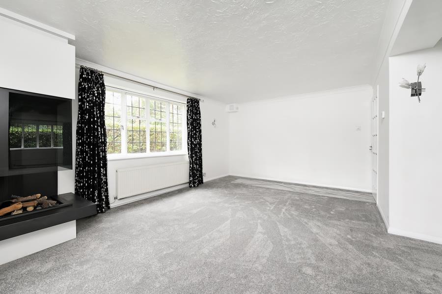 Flat Branksome Park Road in Surrey Heath