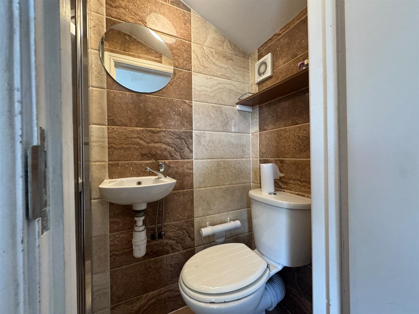 Flat Clarence Road in Greater London