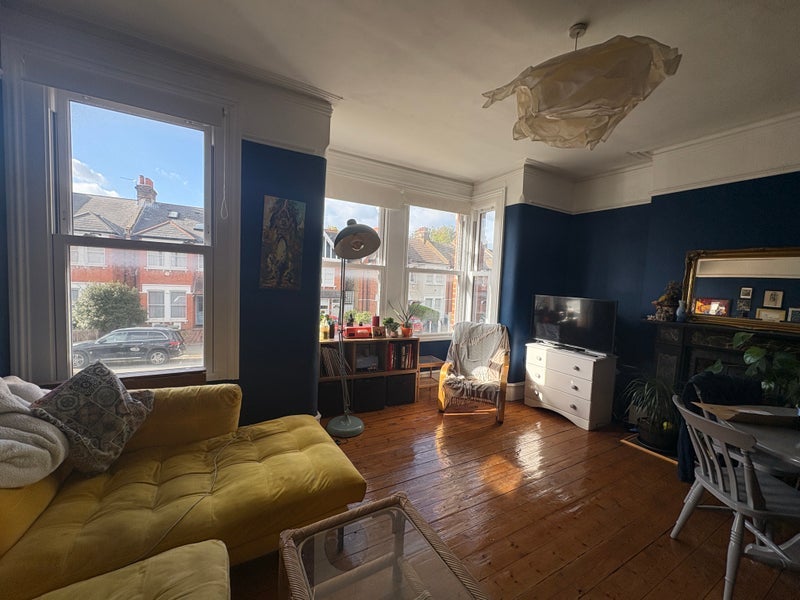 Room Clive Road in Greater London