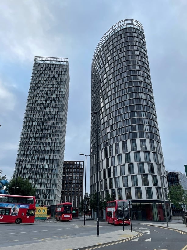 Flat Station Street in Greater London