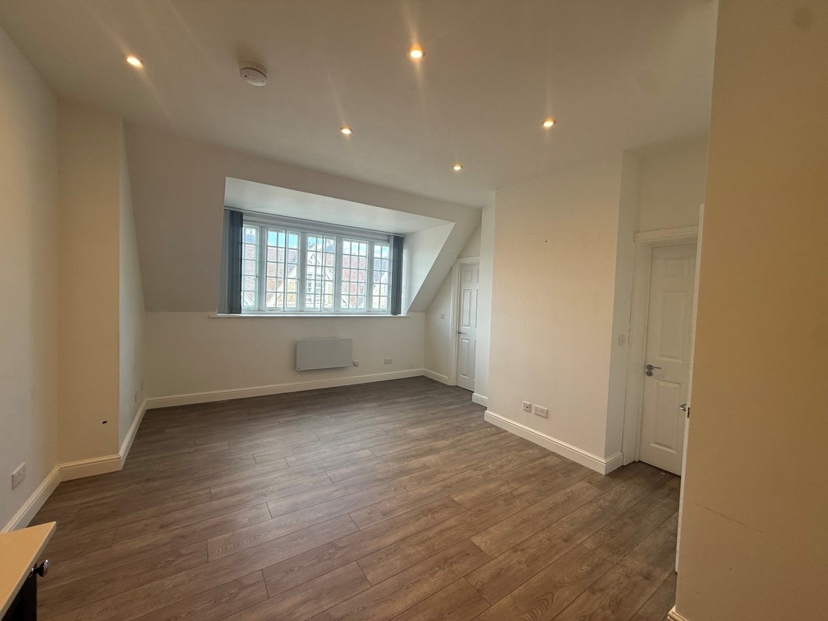 Flat West Street in Reigate and Banstead