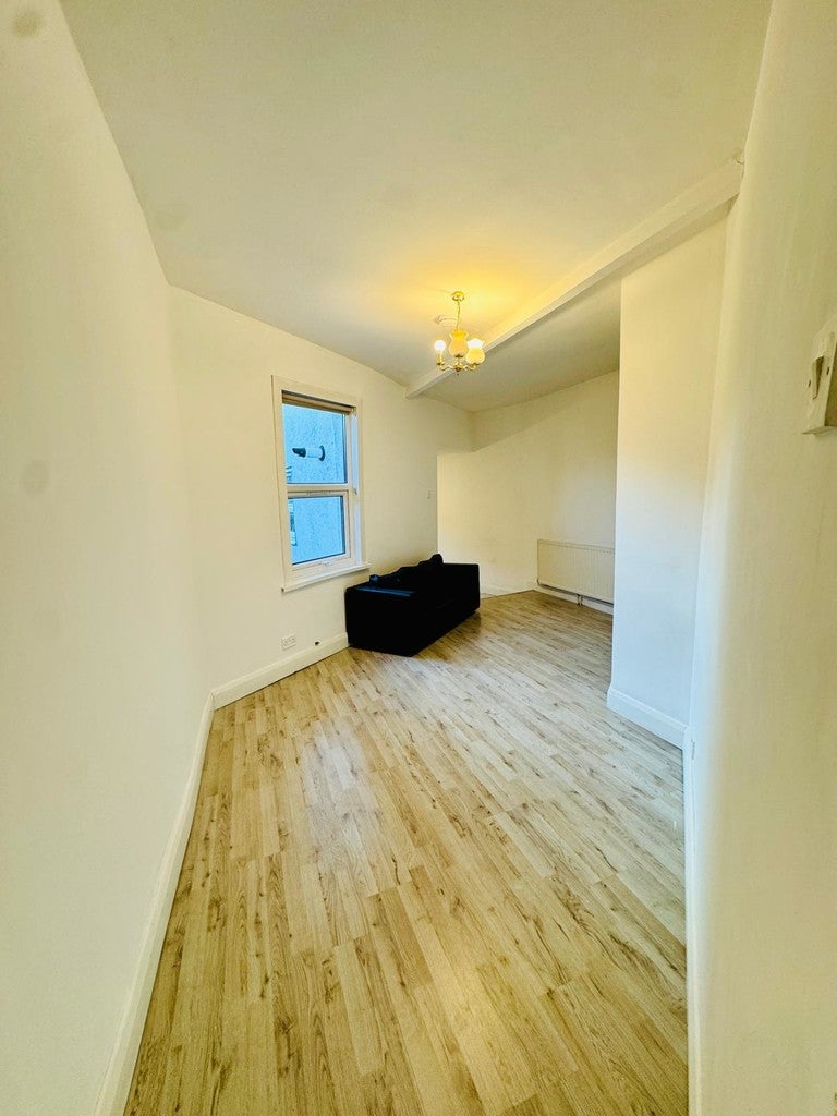 Flat West Street in Greater London