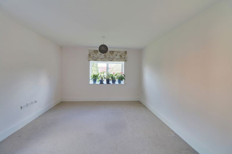 Flat Furze Lane in Greater London