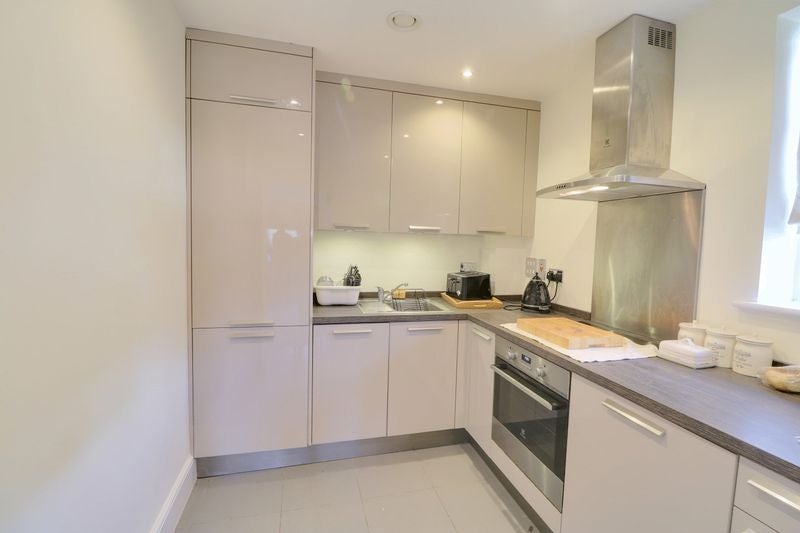 Flat Furze Lane in Greater London