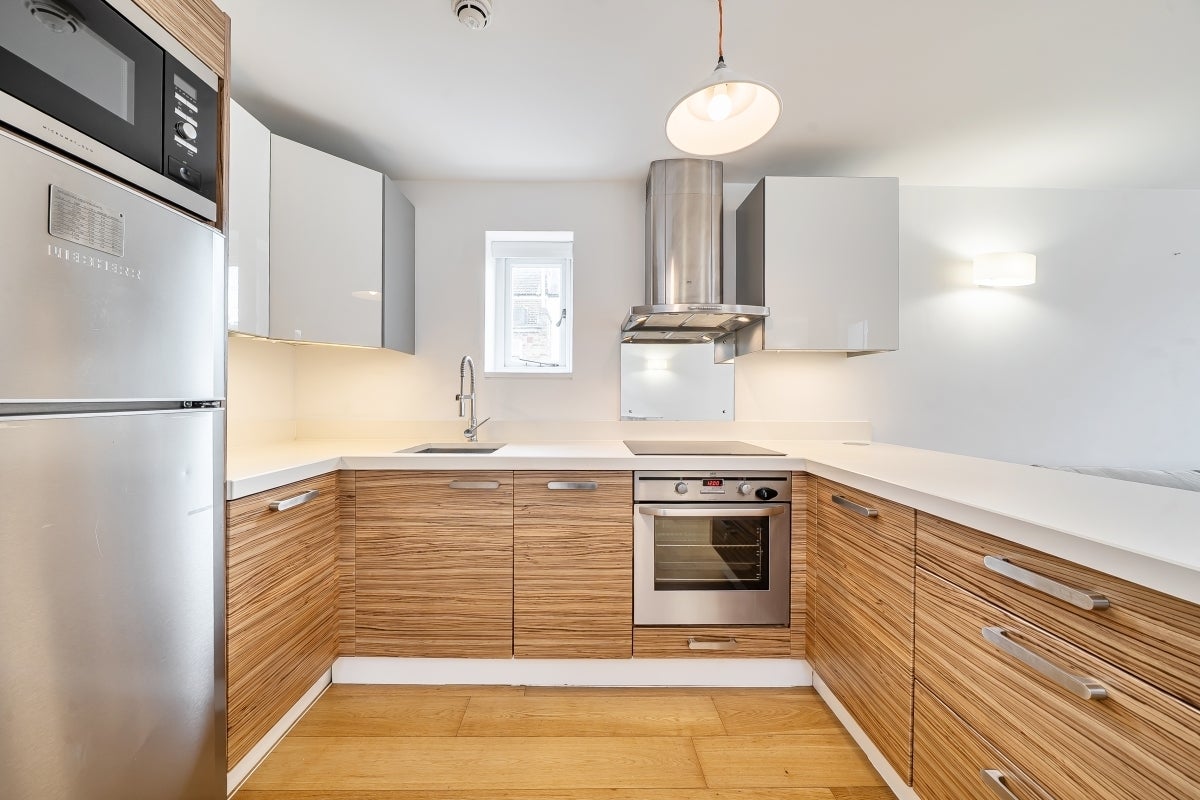 Flat Colnbrook Street in Greater London