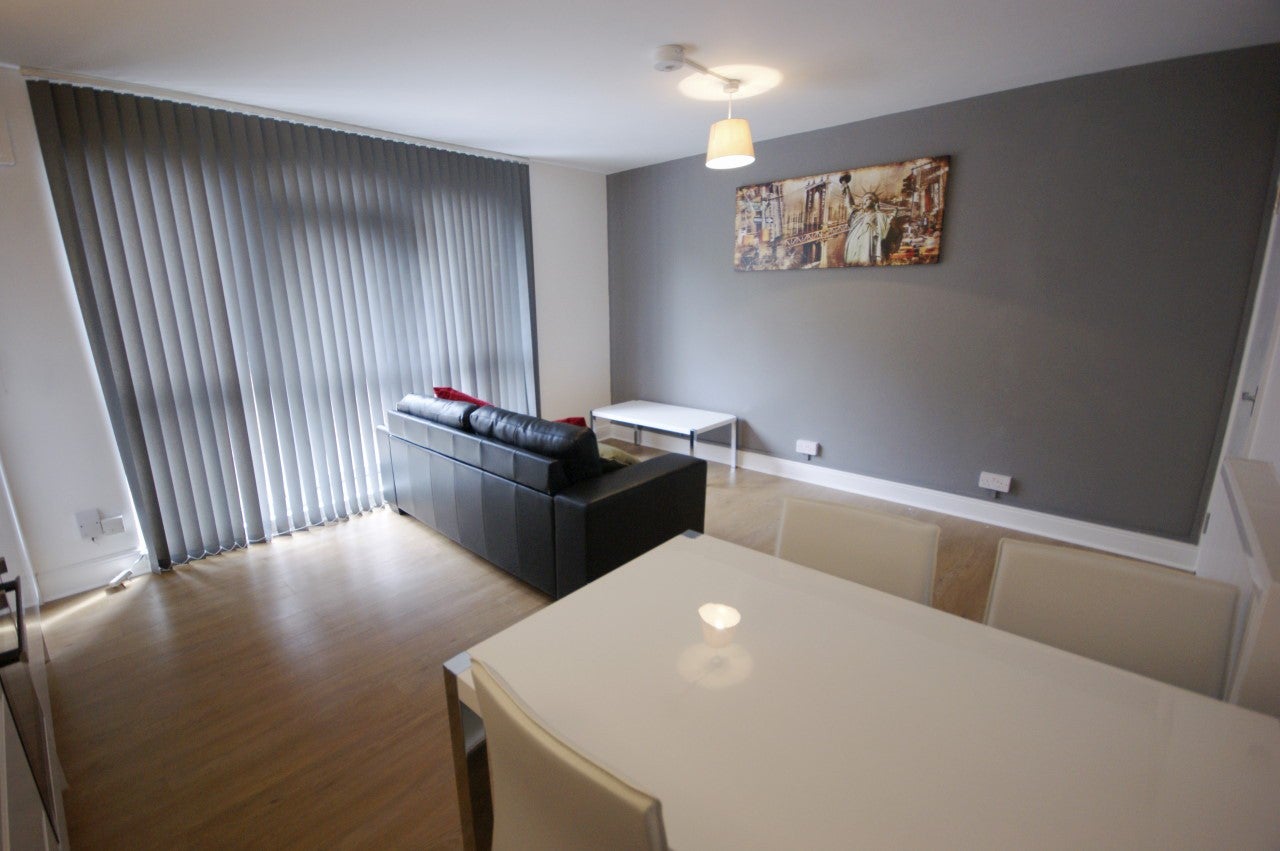 Flat Plender Street in London