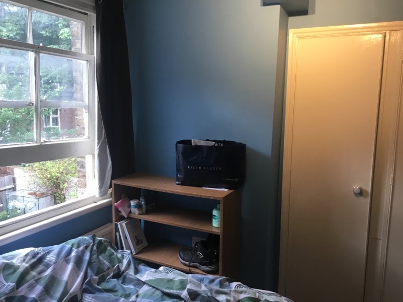 Room Candahar Road in Greater London