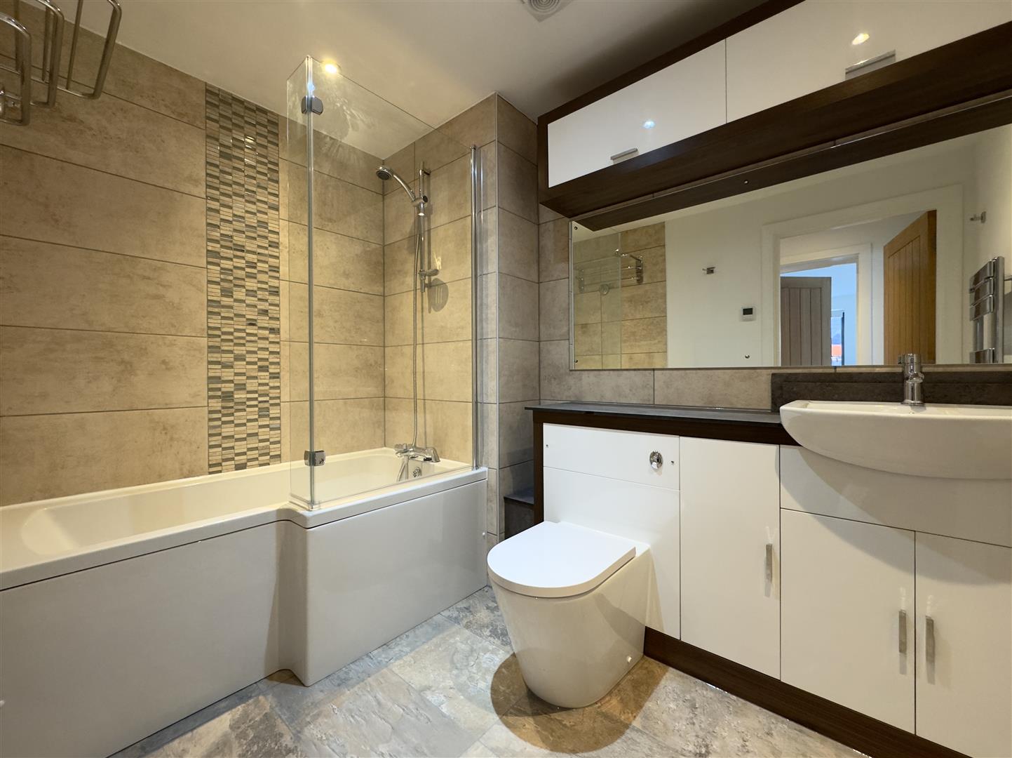 Flat Pargolla Road in Newquay