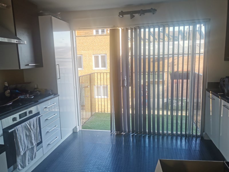 Room Sternhall Lane in Greater London