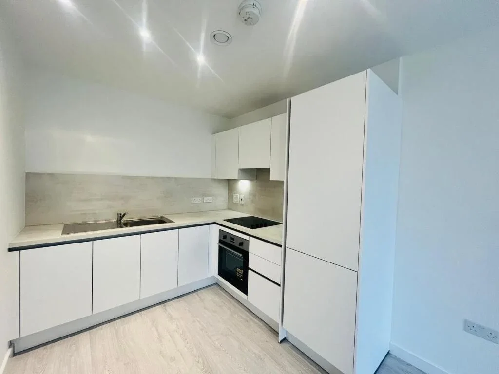 Flat Cranton Avenue in Greater London
